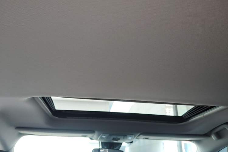 Used Toyota SIENNA 2024 2.5L Hybrid Comfort Edition Headliner
