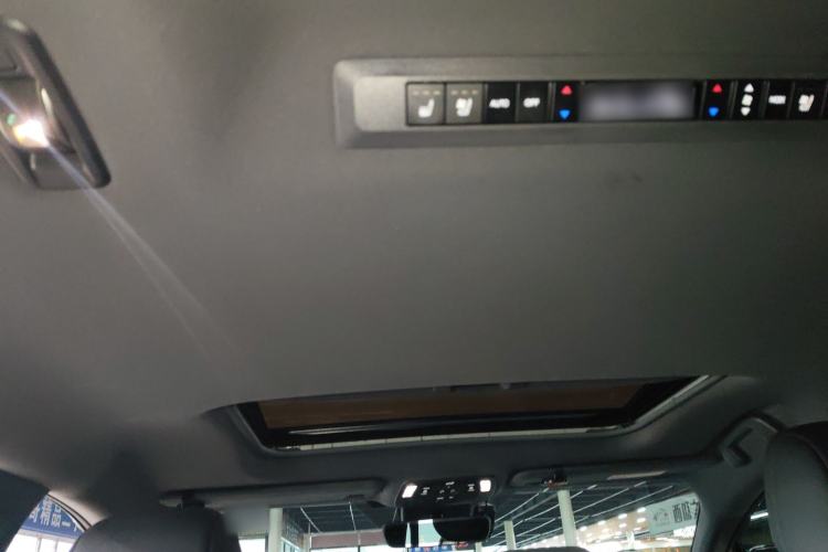 Used Toyota SIENNA 2024 2.5L Hybrid Four-Wheel Drive Prestige Edition Headliner