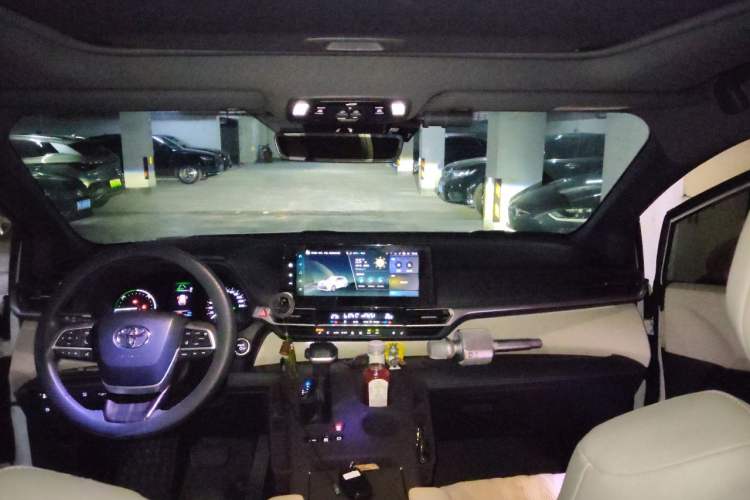 Used Toyota SIENNA 2024 2.5L Hybrid Prestige Deluxe Edition Headliner