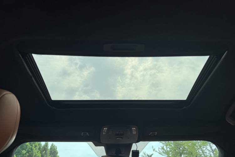 Used Toyota SIENNA 2024 2.5L Hybrid Comfort Edition Headliner