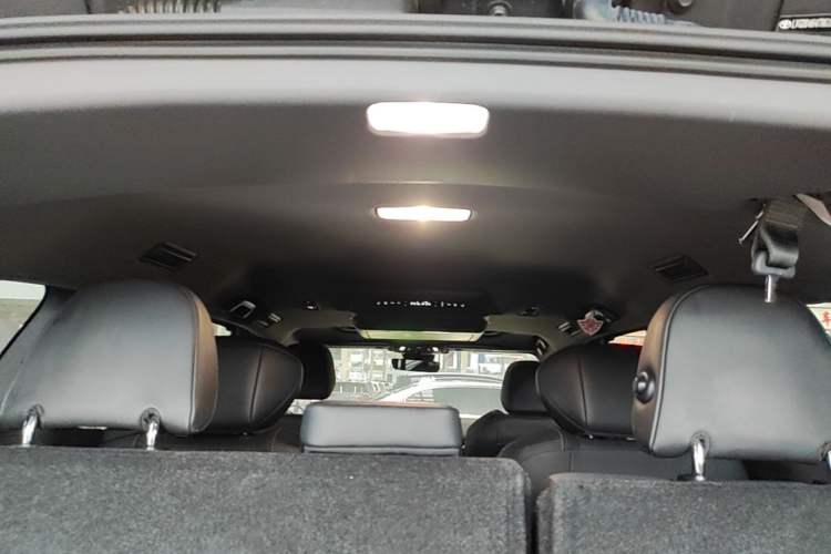 Used Toyota SIENNA 2024 2.5L Hybrid Luxury Edition Headliner