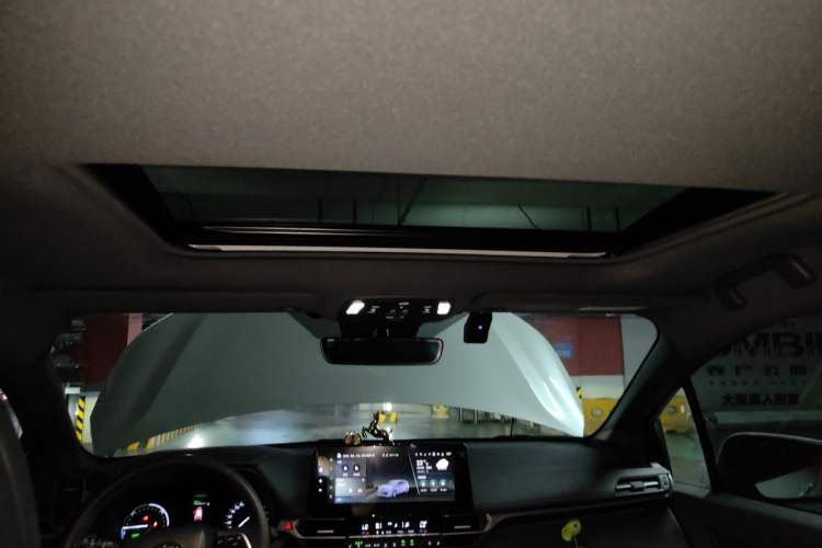 Used Toyota SIENNA 2024 2.5L Hybrid Prestige Deluxe Edition Headliner