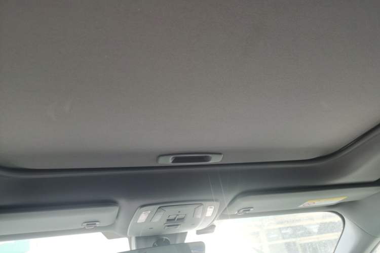Used Toyota SIENNA 2024 2.5L Hybrid Luxury Edition Headliner
