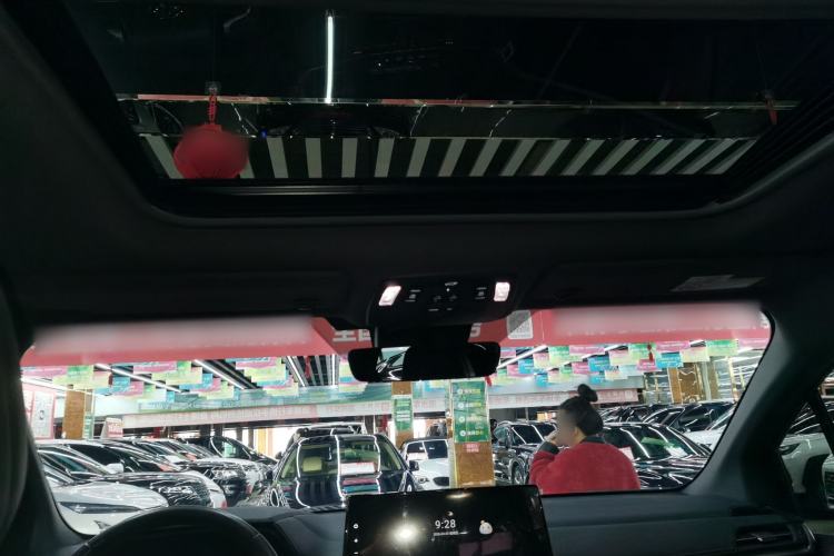 Used Toyota SIENNA 2024 2.5L Hybrid Four-Wheel Drive Prestige Edition Headliner