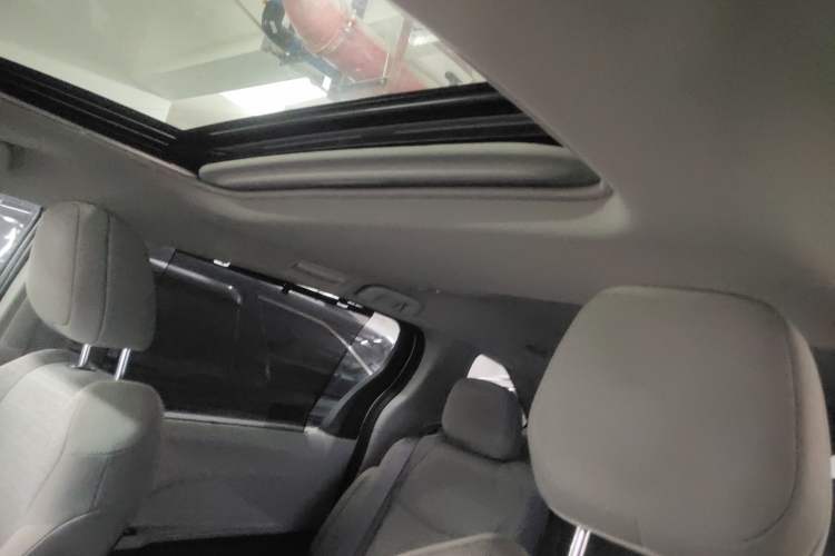 Used Toyota SIENNA 2024 2.5L Hybrid Comfort Edition Headliner