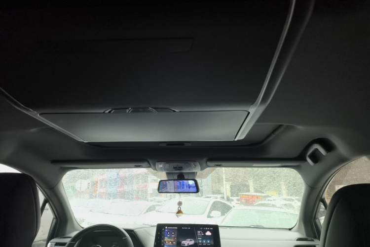 Used Toyota SIENNA 2024 2.5L Hybrid Four-Wheel Drive Prestige Edition Headliner