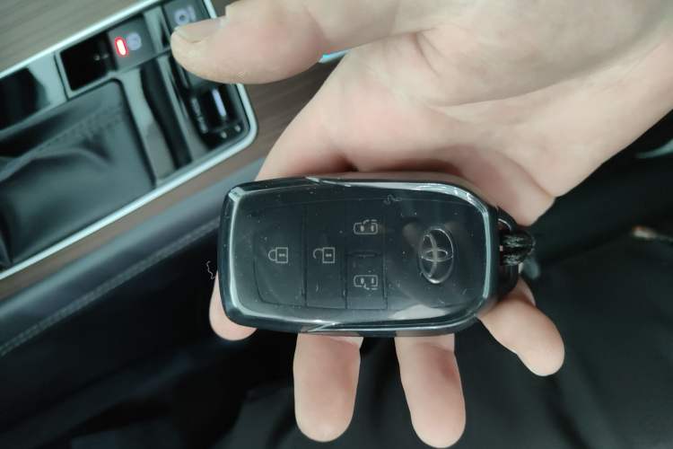 Used Toyota SIENNA 2024 2.5L Hybrid Comfort Edition Interior 1