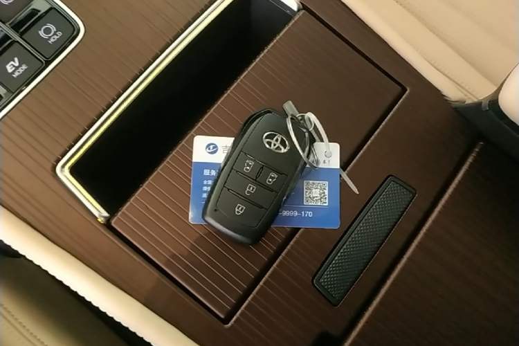 Used Toyota SIENNA 2024 2.5L Hybrid Comfort Edition Interior 1