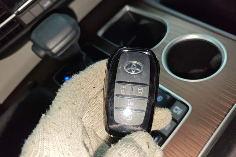 Used Toyota SIENNA 2024 2.5L Hybrid Comfort Edition Interior 1