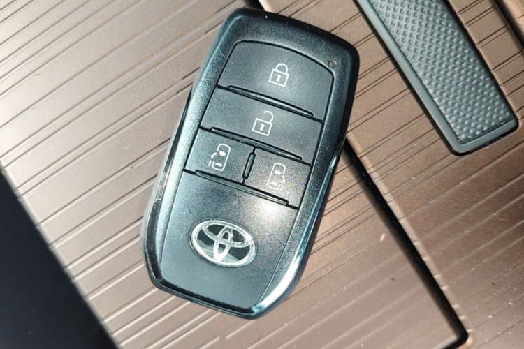Used Toyota SIENNA 2024 2.5L Hybrid Comfort Edition Interior 1