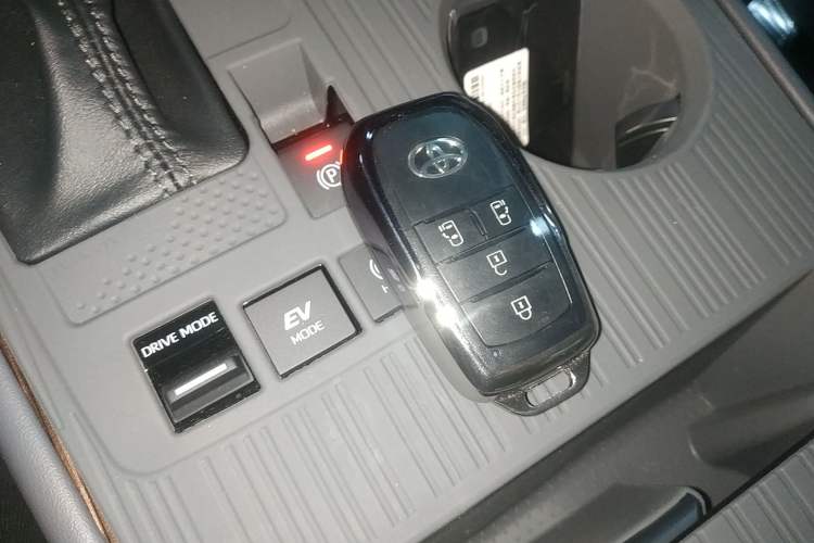 Used Toyota SIENNA 2024 2.5L Hybrid Comfort Edition Interior 1