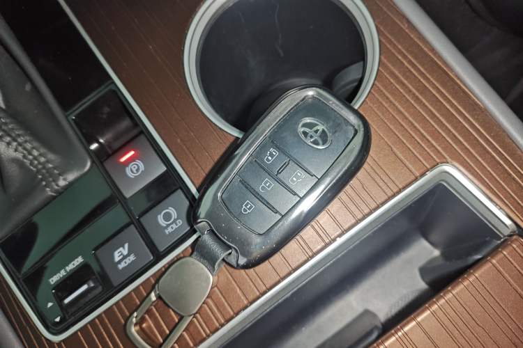 Used Toyota SIENNA 2024 2.5L Hybrid Comfort Edition Interior 1