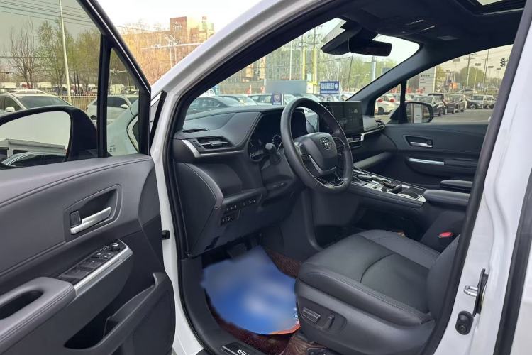 Used Toyota SIENNA 2024 2.5L Hybrid Four-Wheel Drive Prestige Edition Interior 1