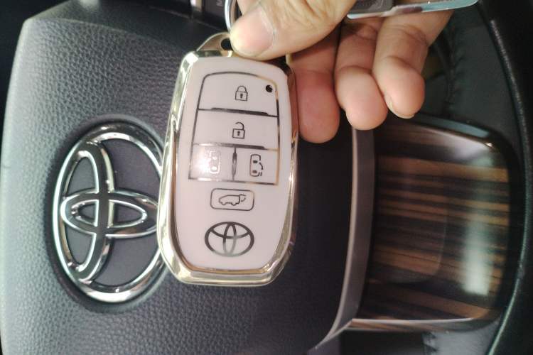 Used Toyota SIENNA 2024 2.5L Hybrid Four-Wheel Drive Luxury Edition Interior 1