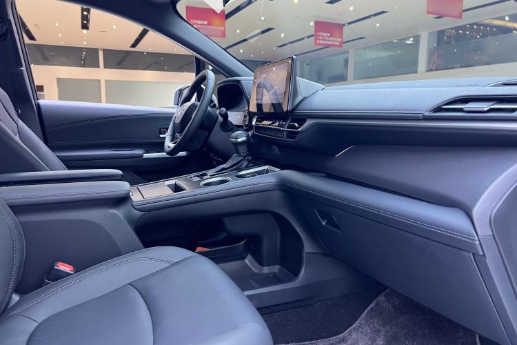 Used Toyota SIENNA 2024 2.5L Hybrid Four-Wheel Drive Prestige Edition Interior 10