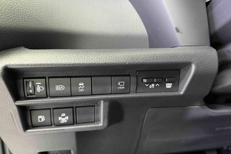 Used Toyota SIENNA 2024 2.5L Hybrid Four-Wheel Drive Prestige Edition Interior 10