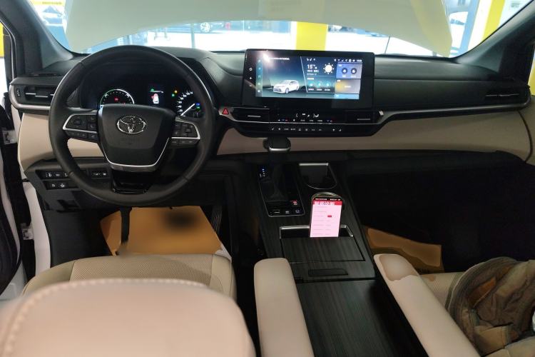 Used Toyota SIENNA 2024 2.5L Hybrid Four-Wheel Drive Prestige Edition Interior 2