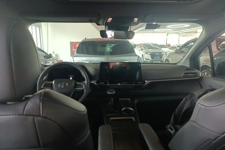 Used Toyota SIENNA 2024 2.5L Hybrid Four-Wheel Drive Prestige Edition Interior 2