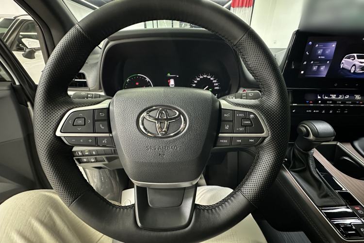 Used Toyota SIENNA 2024 2.5L Hybrid Four-Wheel Drive Luxury Edition Interior 2