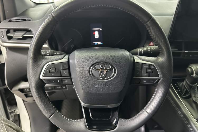 Used Toyota SIENNA 2024 2.5L Hybrid Four-Wheel Drive Prestige Edition Interior 2
