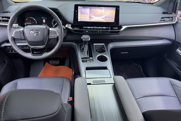 Used Toyota SIENNA 2024 2.5L Hybrid Four-Wheel Drive Prestige Edition Interior 2