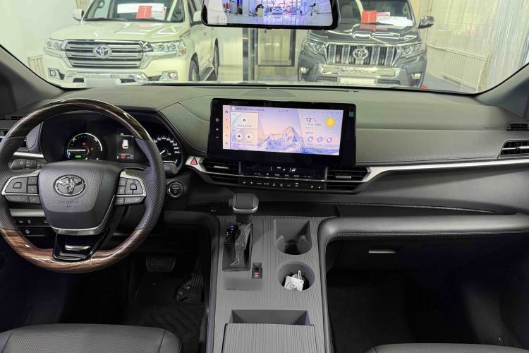 Used Toyota SIENNA 2024 2.5L Hybrid Four-Wheel Drive Prestige Edition Interior 2
