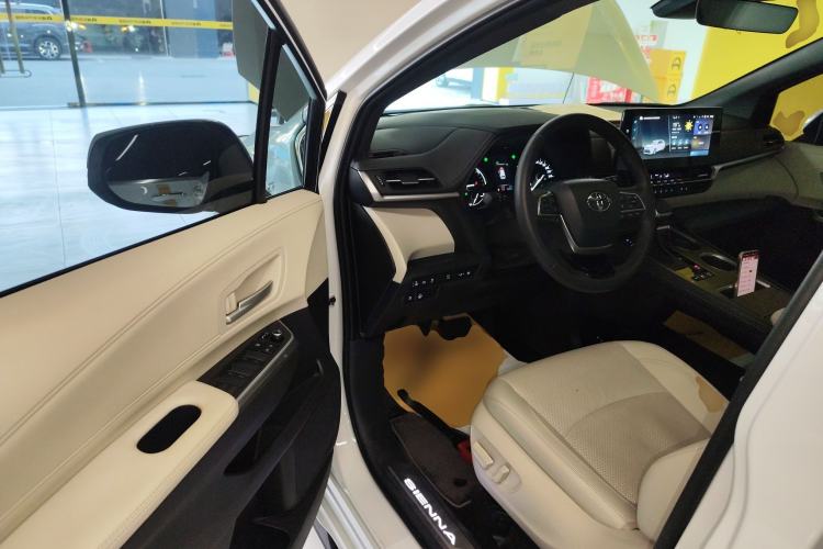 Used Toyota SIENNA 2024 2.5L Hybrid Four-Wheel Drive Prestige Edition Interior 3