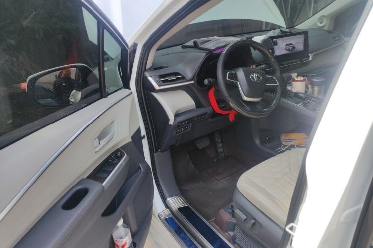 Used Toyota SIENNA 2024 2.5L Hybrid Comfort Edition Interior 3