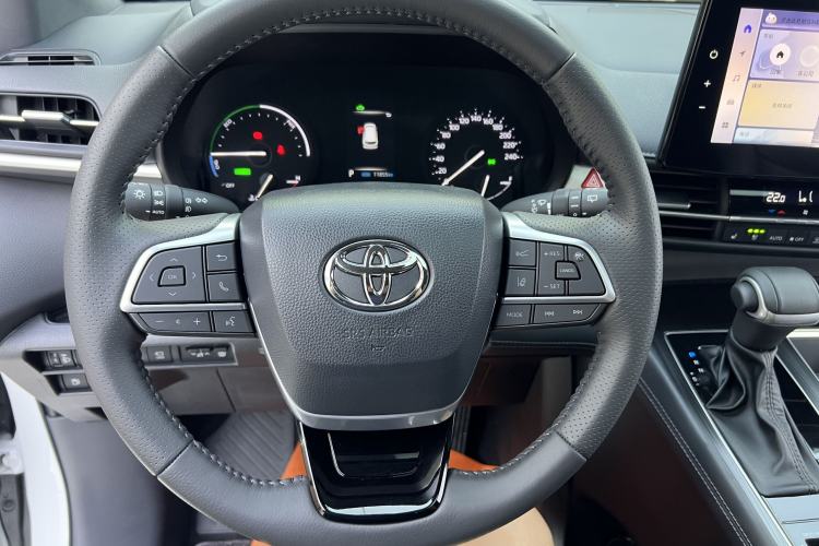 Used Toyota SIENNA 2024 2.5L Hybrid Four-Wheel Drive Prestige Edition Interior 3