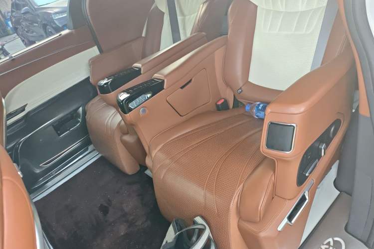 Used Toyota SIENNA 2024 2.5L Hybrid Comfort Edition Interior 4