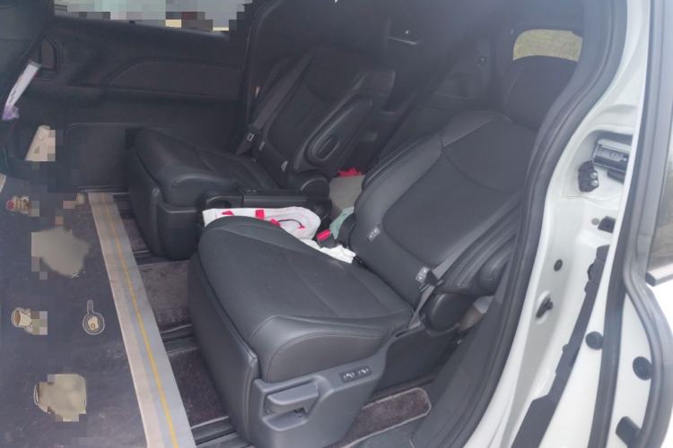 Used Toyota SIENNA 2024 2.5L Hybrid Four-Wheel Drive Prestige Edition Interior 4