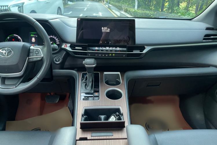 Used Toyota SIENNA 2024 2.5L Hybrid Four-Wheel Drive Luxury Edition Interior 5