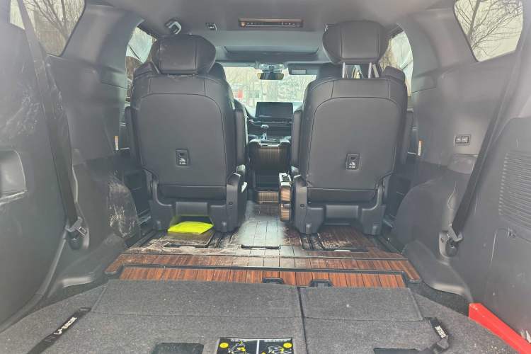 Used Toyota SIENNA 2024 2.5L Hybrid Four-Wheel Drive Prestige Edition Interior 5