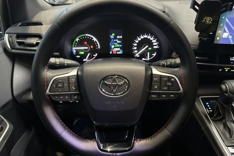 Used Toyota SIENNA 2024 2.5L Hybrid Four-Wheel Drive Prestige Edition Interior 5