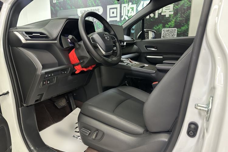 Used Toyota SIENNA 2024 2.5L Hybrid Four-Wheel Drive Luxury Edition Interior 5