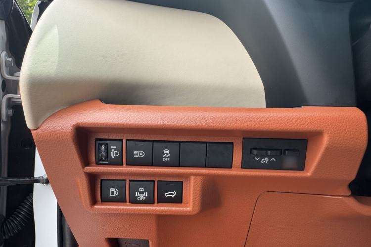 Used Toyota SIENNA 2024 2.5L Hybrid Comfort Edition Interior 5