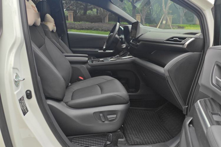 Used Toyota SIENNA 2024 2.5L Hybrid Four-Wheel Drive Prestige Edition Interior 6