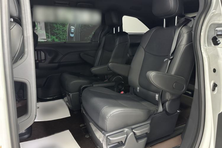 Used Toyota SIENNA 2024 2.5L Hybrid Four-Wheel Drive Luxury Edition Interior 6
