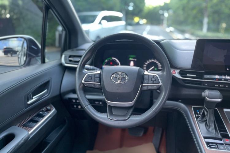 Used Toyota SIENNA 2024 2.5L Hybrid Four-Wheel Drive Luxury Edition Interior 7