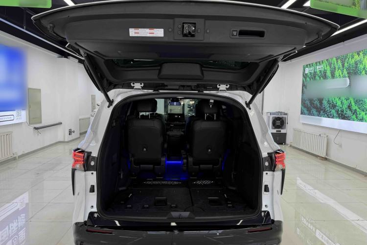 Used Toyota SIENNA 2024 2.5L Hybrid Four-Wheel Drive Prestige Edition Interior 7