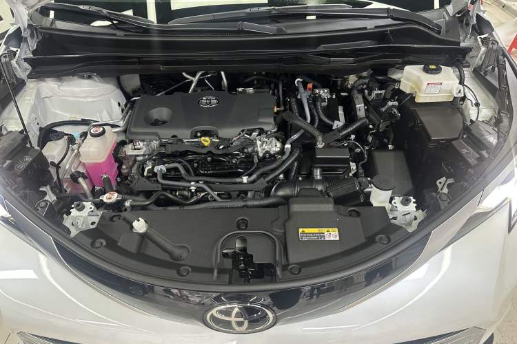 Used Toyota SIENNA 2024 2.5L Hybrid Platinum Edition Interior 8