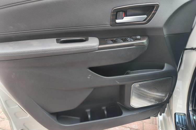 Used Toyota SIENNA 2024 2.5L Hybrid Four-Wheel Drive Prestige Edition Interior 9
