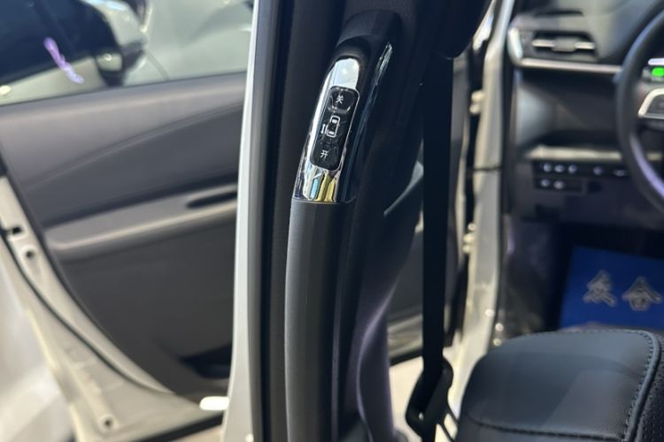 Used Toyota SIENNA 2024 2.5L Hybrid Four-Wheel Drive Prestige Edition Interior 9