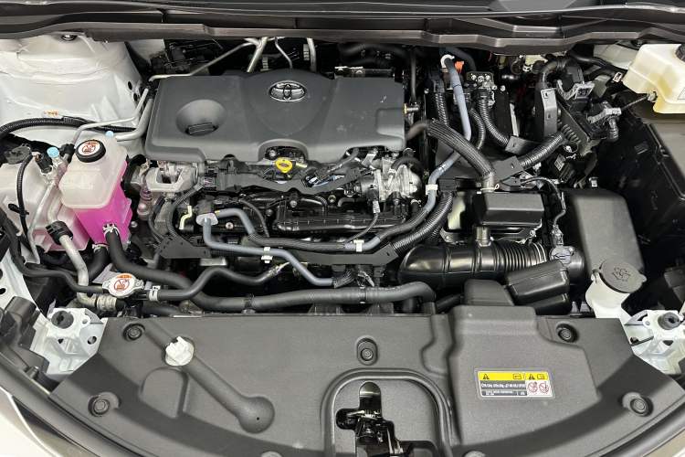 Used Toyota SIENNA 2024 2.5L Hybrid Platinum Edition Interior 9