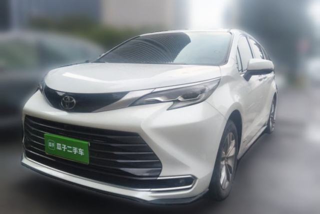 Toyota SIENNA 2024 2.5L Hybrid Four-Wheel Drive Luxury Edition d’occasion