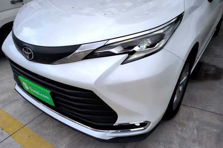 Used Toyota SIENNA 2024 2.5L Hybrid Comfort Edition Left Front Headlight