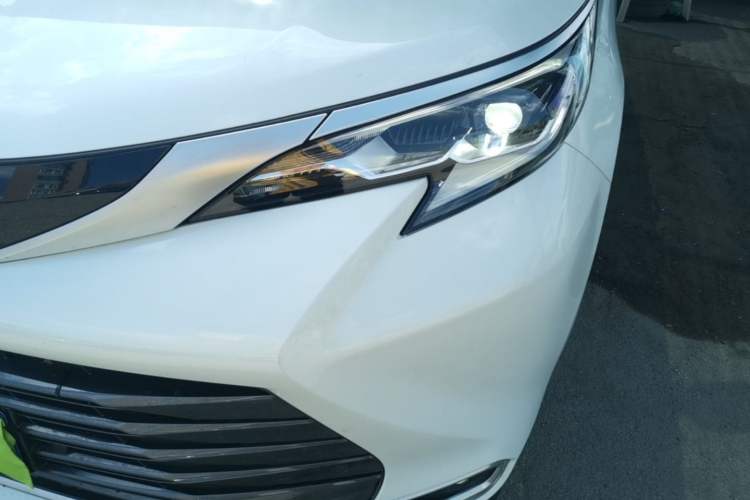 Used Toyota SIENNA 2024 2.5L Hybrid Four-Wheel Drive Prestige Edition Left Front Headlight