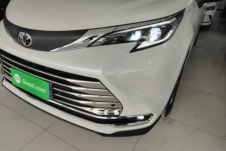 Used Toyota SIENNA 2024 2.5L Hybrid Comfort Edition Left Front Headlight