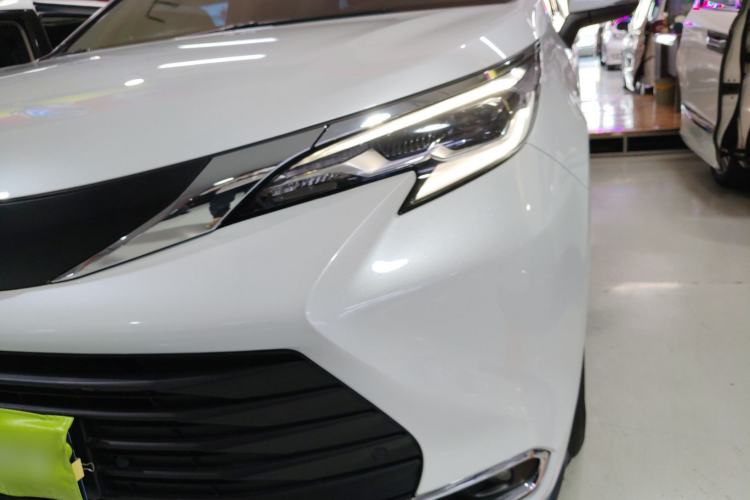 Used Toyota SIENNA 2024 2.5L Hybrid Comfort Edition Left Front Headlight