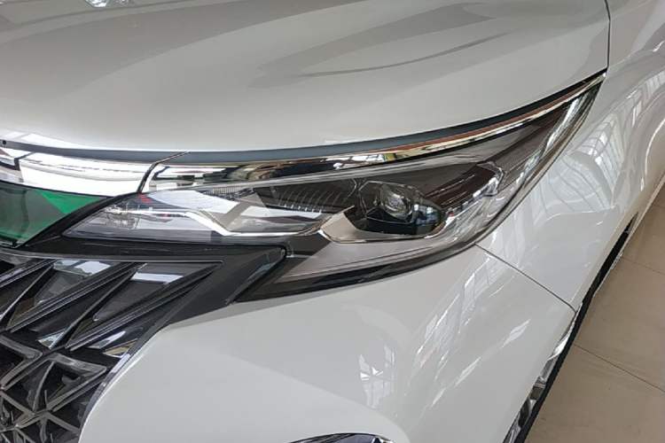 Used Toyota SIENNA 2024 2.5L Hybrid Comfort Edition Left Front Headlight